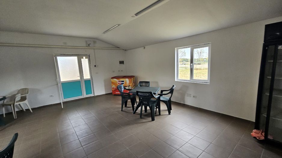 Spatiu comercial + teren, Moraresti stradal, DN7 Pitesti-Valcea - Poză 3