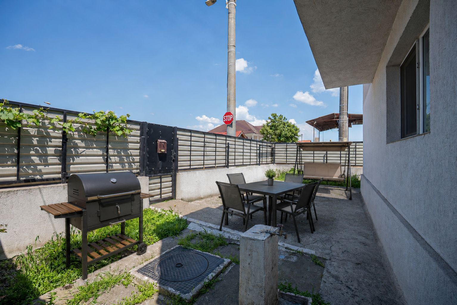 Apartament in vila , Curte  , Garaj - Pod butelii - Poză 11