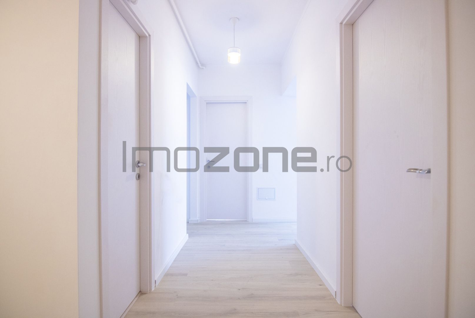 Ansamblul Primavara, 2 camere, decomandat, 74mp, finisat modern si centrala noua - Poză 6