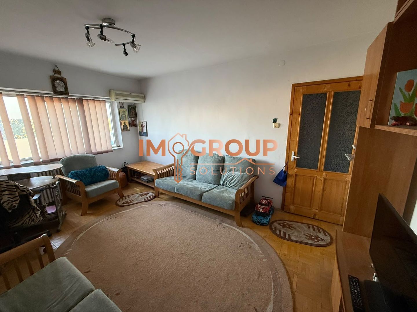 SOCOLA - BLOC 1980 - ETAJ INTERMEDIAR - APARTAMENT CU 3 CAMERE 2 BAI - Poză 2