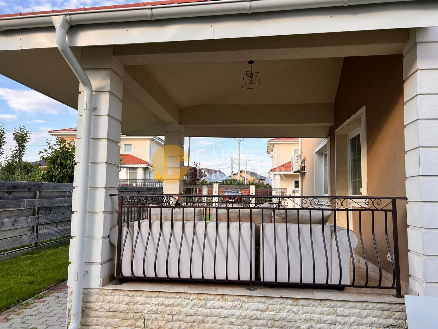 Casa PREMIUM 4 camere 2 bai - Garaj - MOBILATA complet - Poză 3