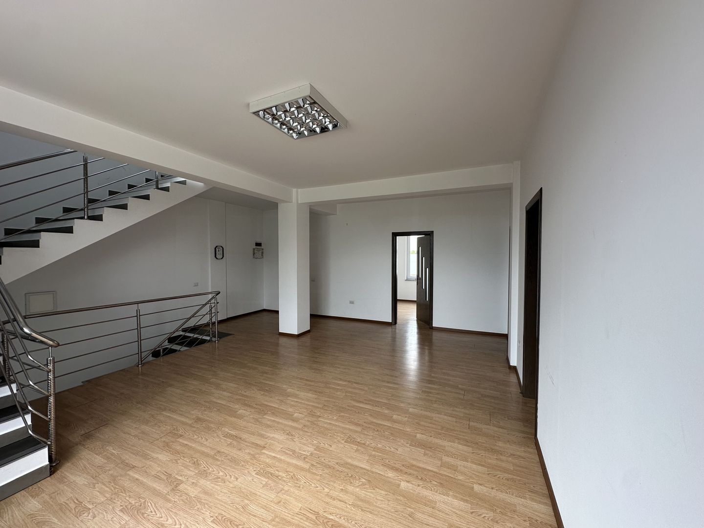 Birouri de închiriat | 20 MP | Etaj 1 | Paza + Supraveghere - Poză 8