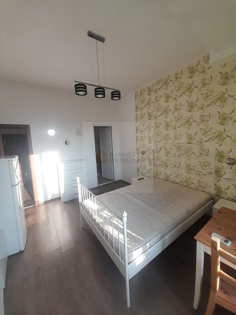 Garsoniera cu balcon  | 32mp  | Universitate  | Pretabil Airbnb - Poză 1