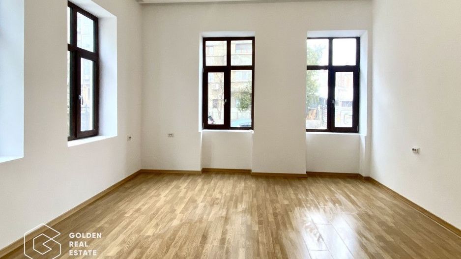 Casă cu curte, zona Centrală, str. Traian, amenajată - Poză 3