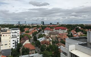 Casa deosebita in zona semicentrala - Poză 2