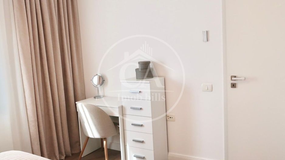 Apartament de vanzare  cu 3 camere Lux in zona Rogerius, Oradea. - Poză 2