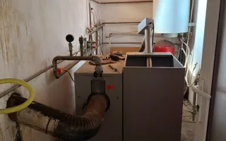 Casă cu spațiu comercial | Curte | Garaj | Parcare | Nojorid - Poză 23