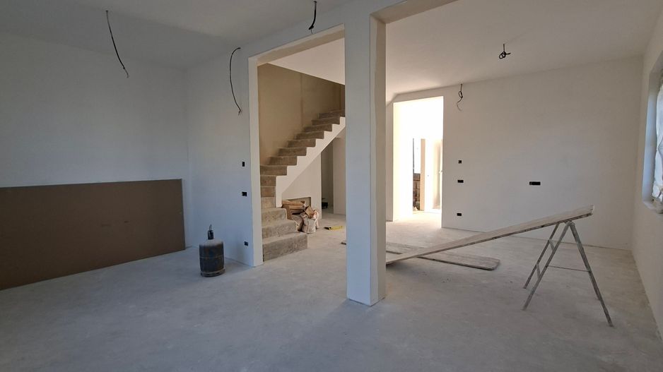 Duplex cu pozitie centrala in Dumbravita - Poză 3