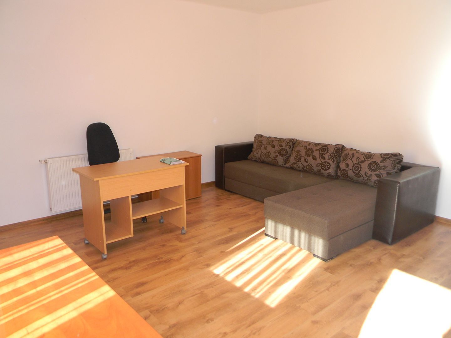 Garsoniera FAGET ,bloc de apartamente! - Poză 3