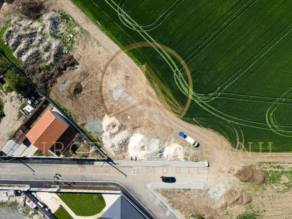 Cumpana - Teren intravilan în suprafață de 7147 mp cu 2 deschideri. - Poză 7