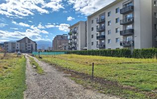 Inchiriere teren 1000mp in zona rezidentiala din Tractoru, 500 euro/luna