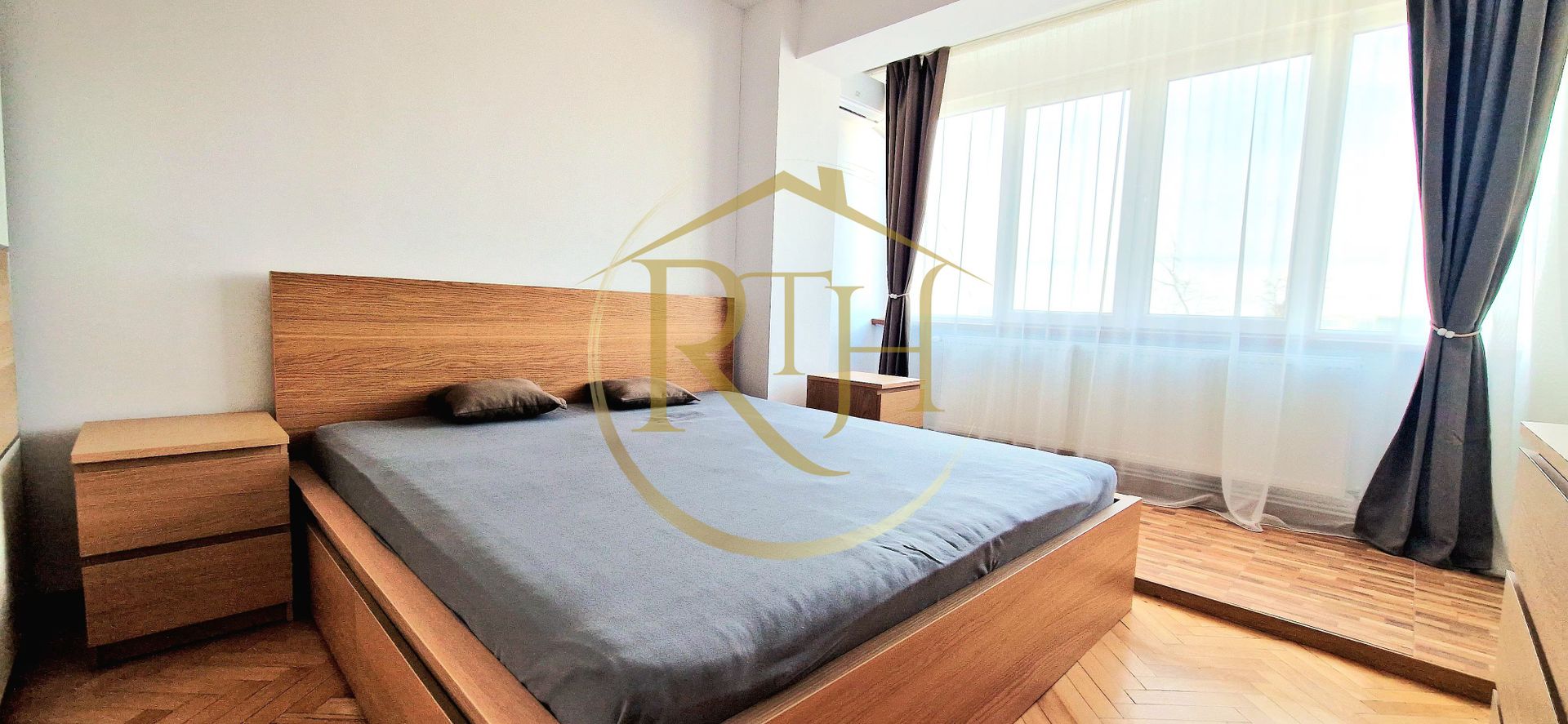 Inchiriez apartament modern cu 2 camere –zona Circumvalatiunii-Complex Favorit - Poză 1