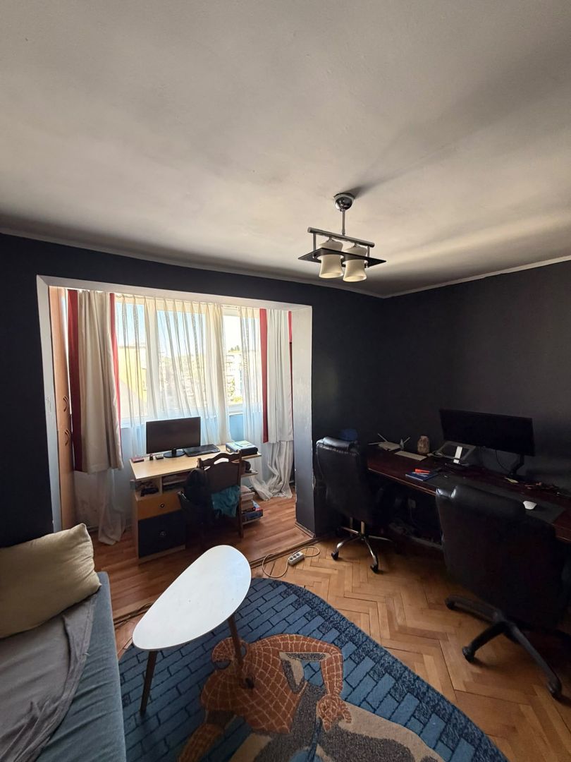 Apartament spațios cu 4 camere – Marghita, zona centrală - Poză 7
