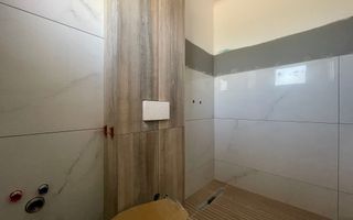 Duplex spațios cu teren generos-Moșnița Veche - Poză 10