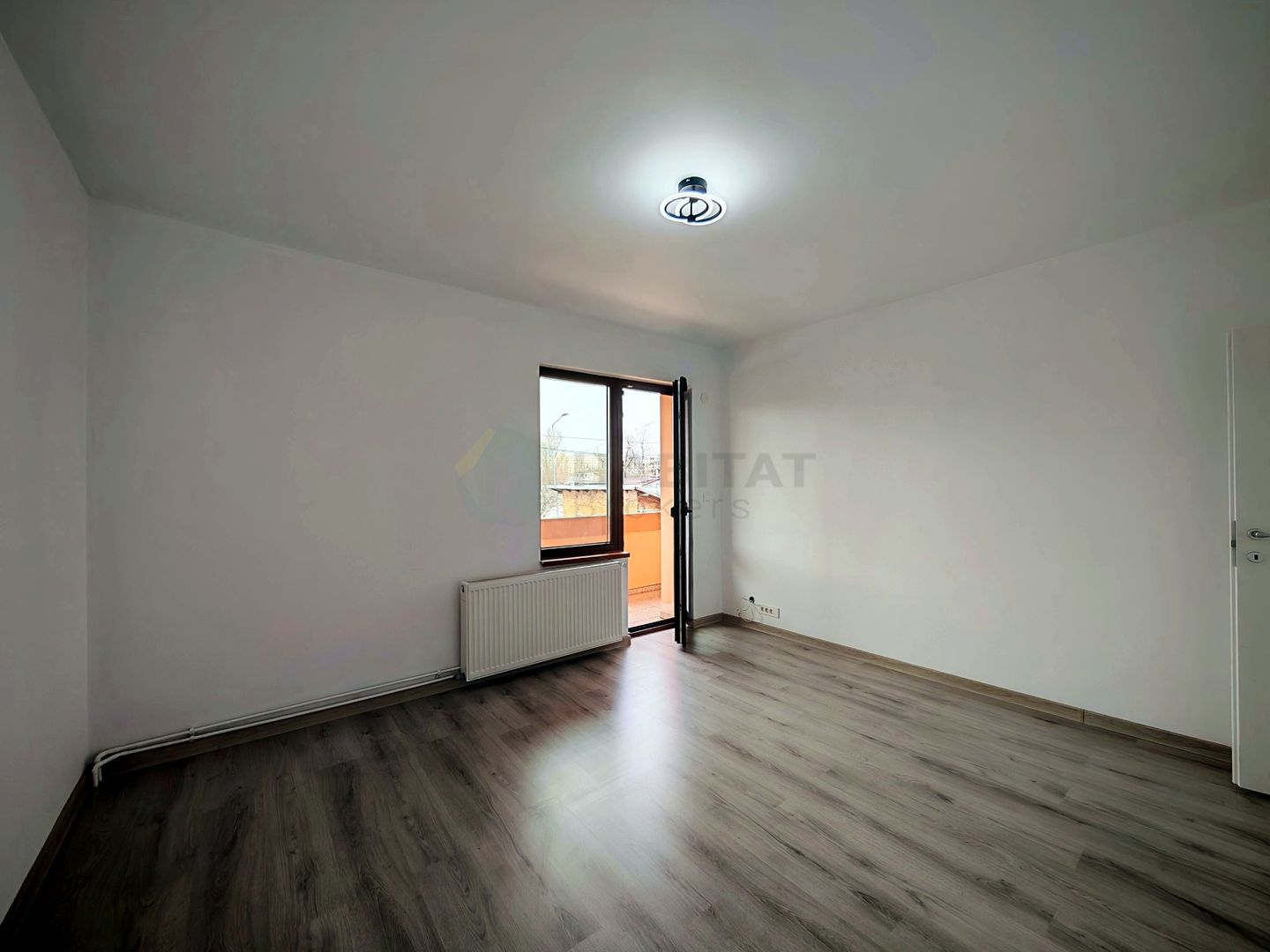 Vilă Individuală cu o curte generoasa zona Aparatorii Patriei - Poză 16