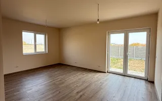 Casa individuala cu 4 camere in Mosnita Noua - Poză 14
