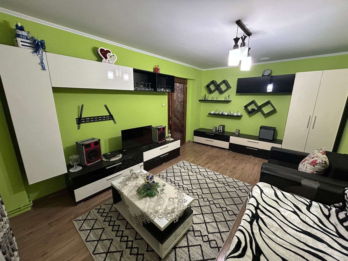 Apartament 2 camere, decomandat - zona Cetate - Poză 9