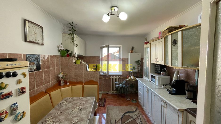 Vânzare apartament 4 camere – zonă Împărat Traian - Poză 11