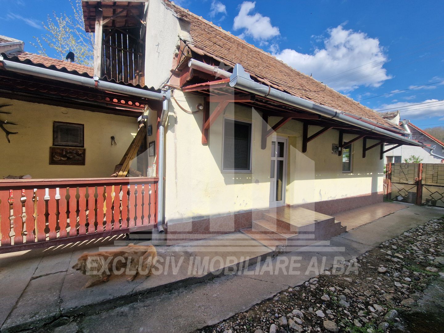 Casa de vanzare | 100 mp | 1048 mp teren | Ciugud - Poză 1