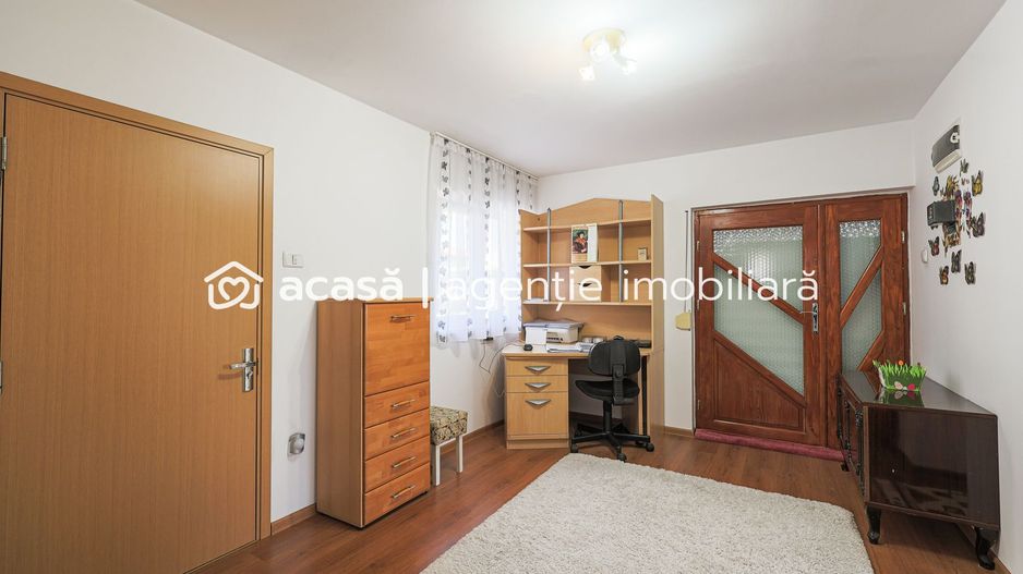 Preț redus! Casă în localitatea Turnu - Poză 4