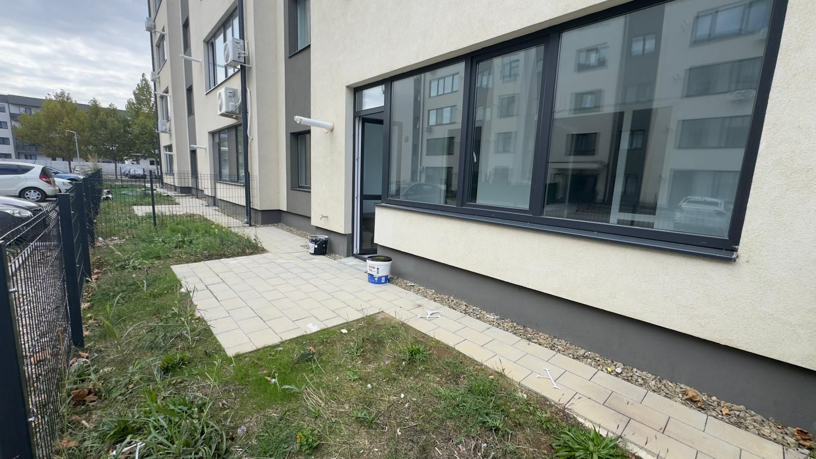 AP. 2 CAMERE - GRADINA PROPRIE, FINALIZAT, PARCARE INCLUSA,COMISION 0% - Poză 1