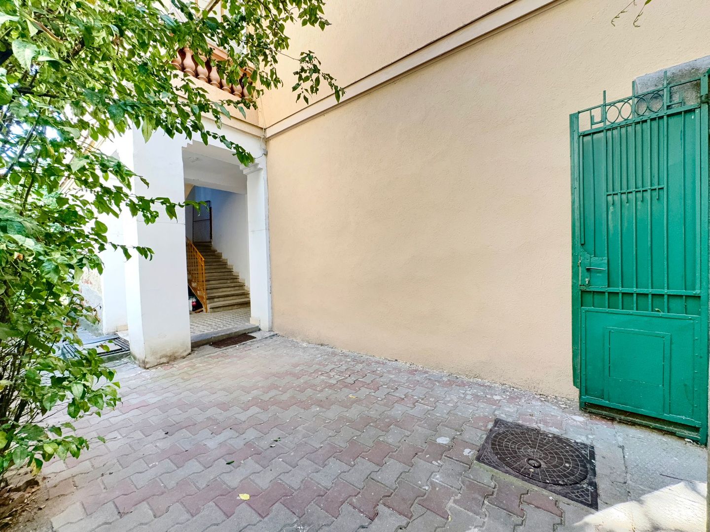 Casă / Vilă cu 6 camere de vânzare în zona Elisabetin - Poză 2