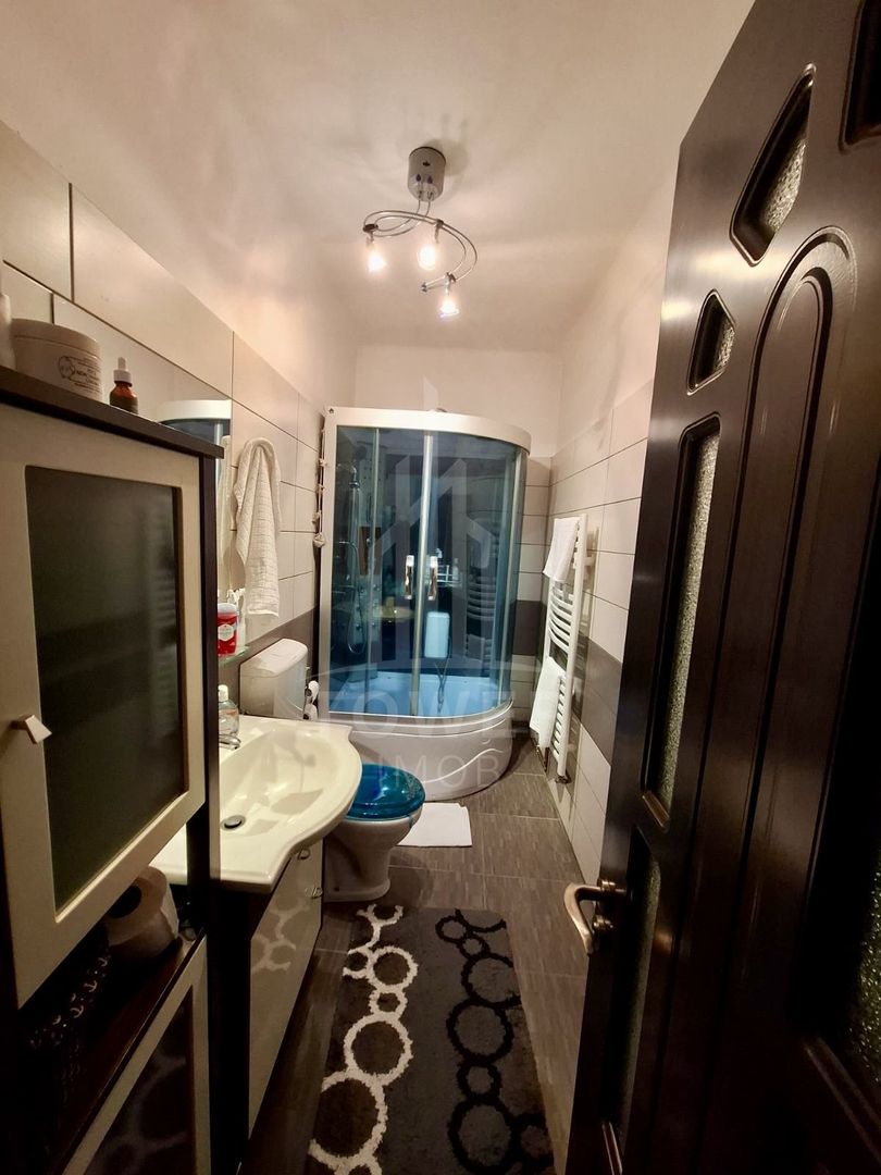 Casă de vânzare în Lazaret – ideală pentru familie sau investiție! - Poză 6