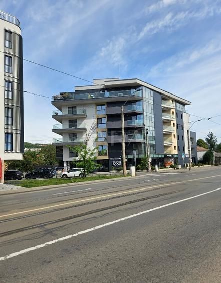 Apartament modern cu 2 camere, 2 balcoane și vedere deschisă. - Poză 16