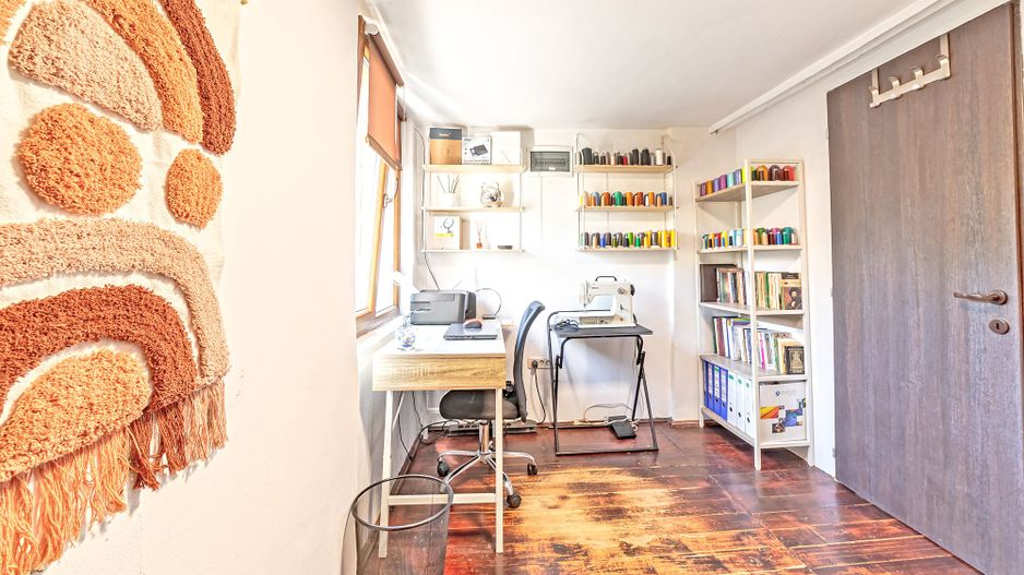 Casă într-o zonă liniștită, pe Insula Mureș - Poză 1