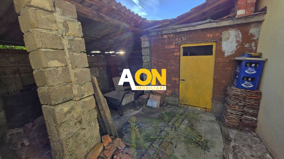 Casa cu 2 camere + anexe, toate utilitatile, 295 mp teren, zona Centru - Poză 15