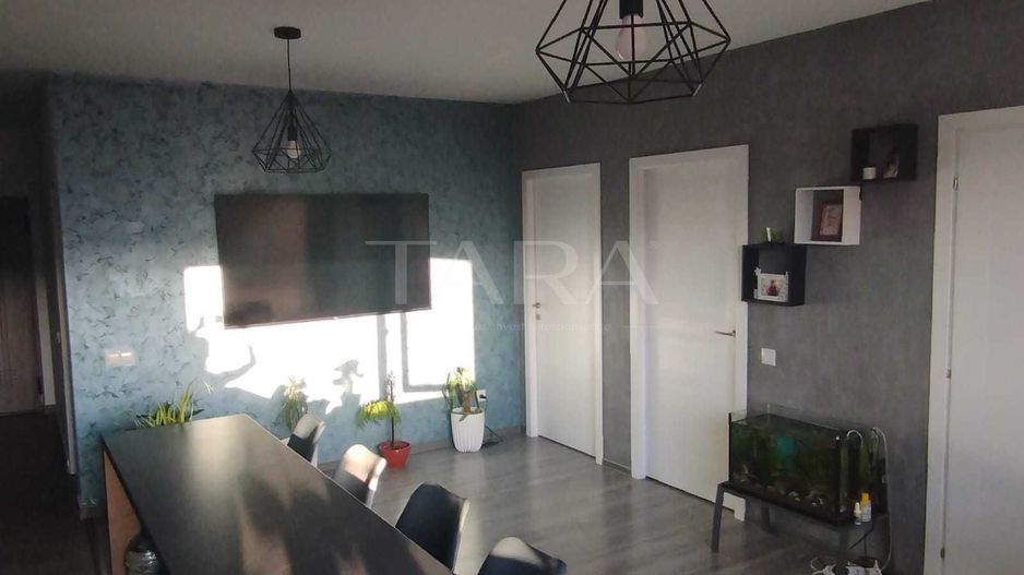 Vanzare apartament pe 2 nivele, orientare Sudica. - Poză 3