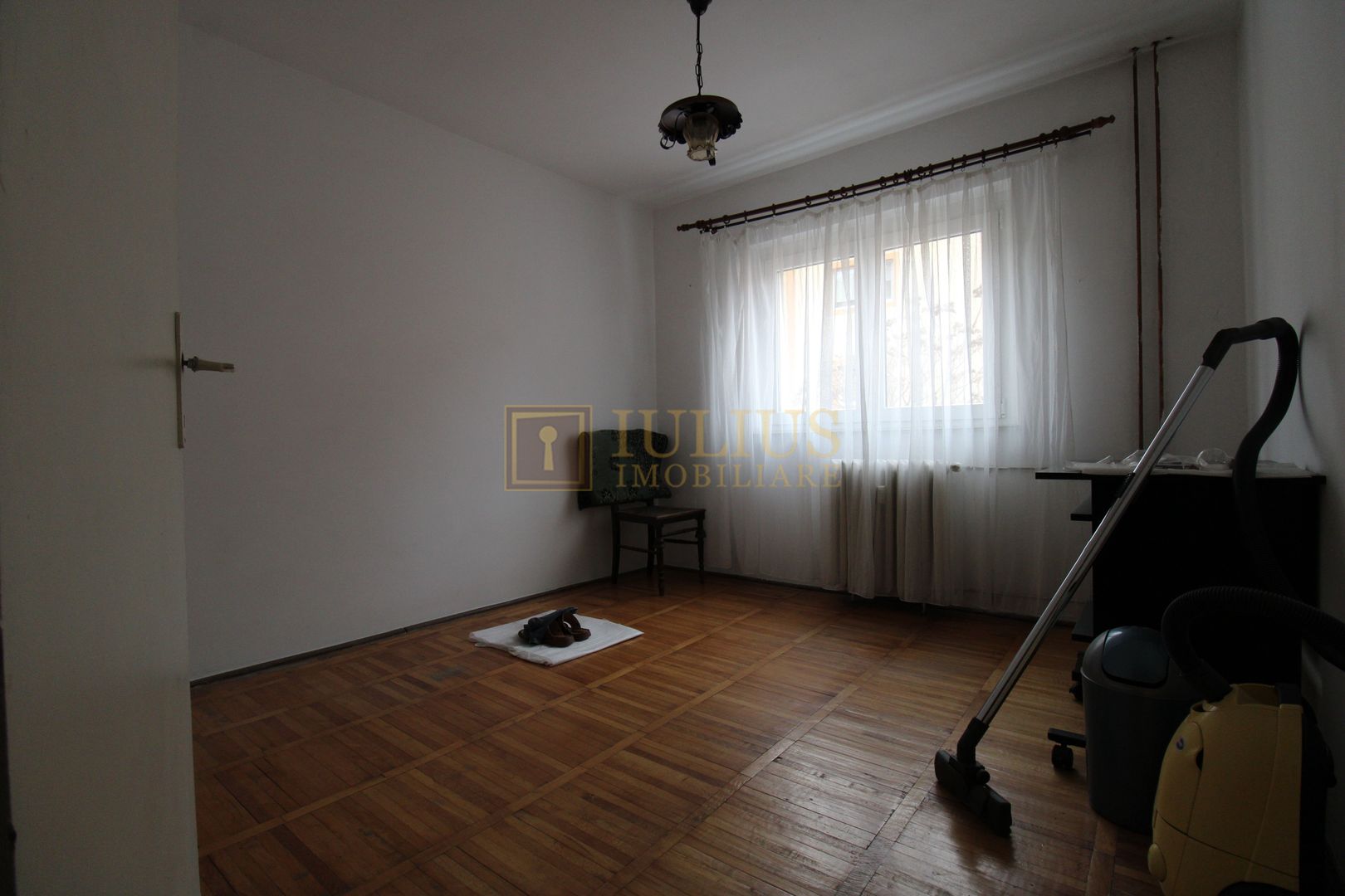 3camere, ideal pentru cei ce doresc sa renoveze de la zero un apartament. - Poză 16