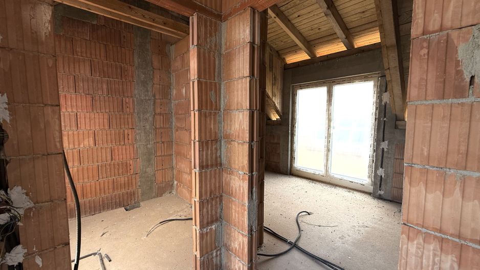 PROIECT DEOSEBIT CU GARAJ- LA ROSU - Poză 8