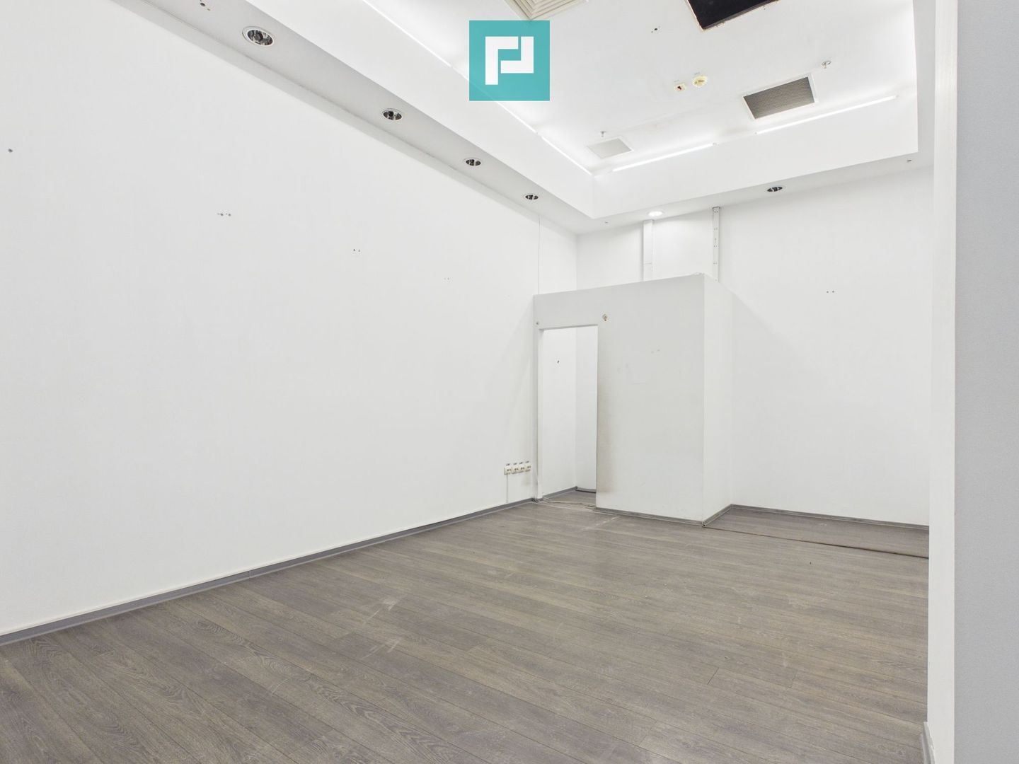 Spațiu comercial/de birouri/showroom în Arad - Poză 4