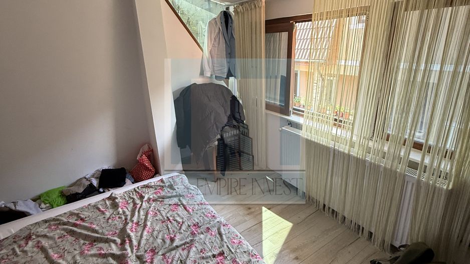 Casa 10 camere, 5 bai, 380 mp teren - zona Astra - Poză 13