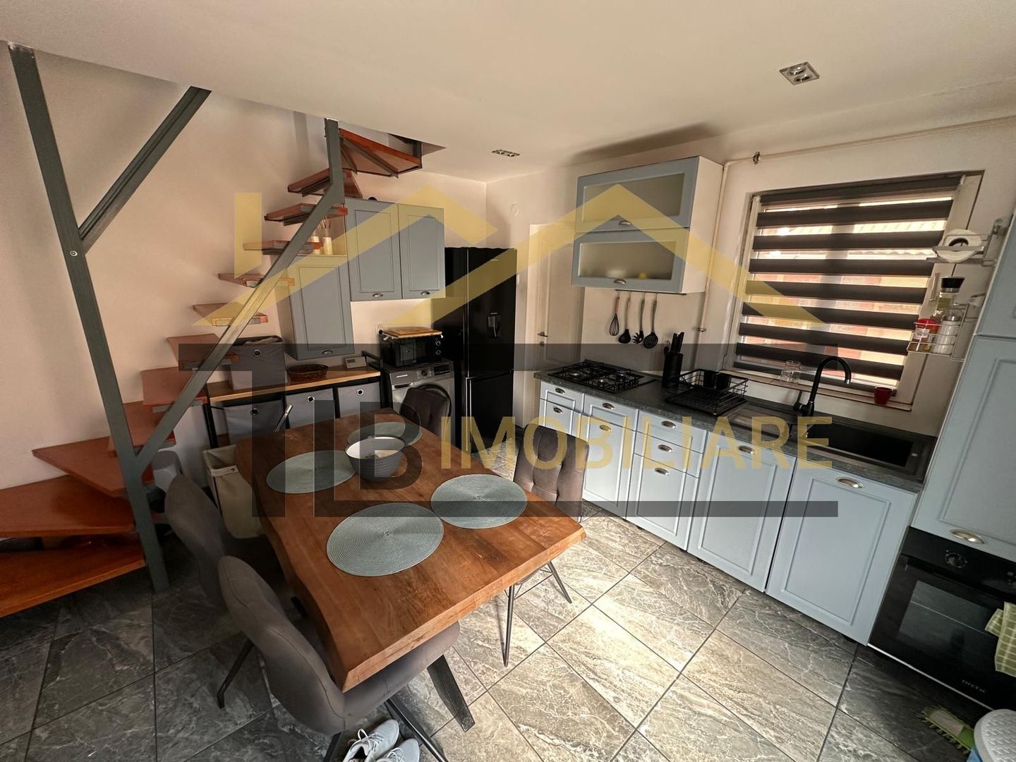 Casa de 4 camere, 111mp, Zona Semi-Central - Poză 1