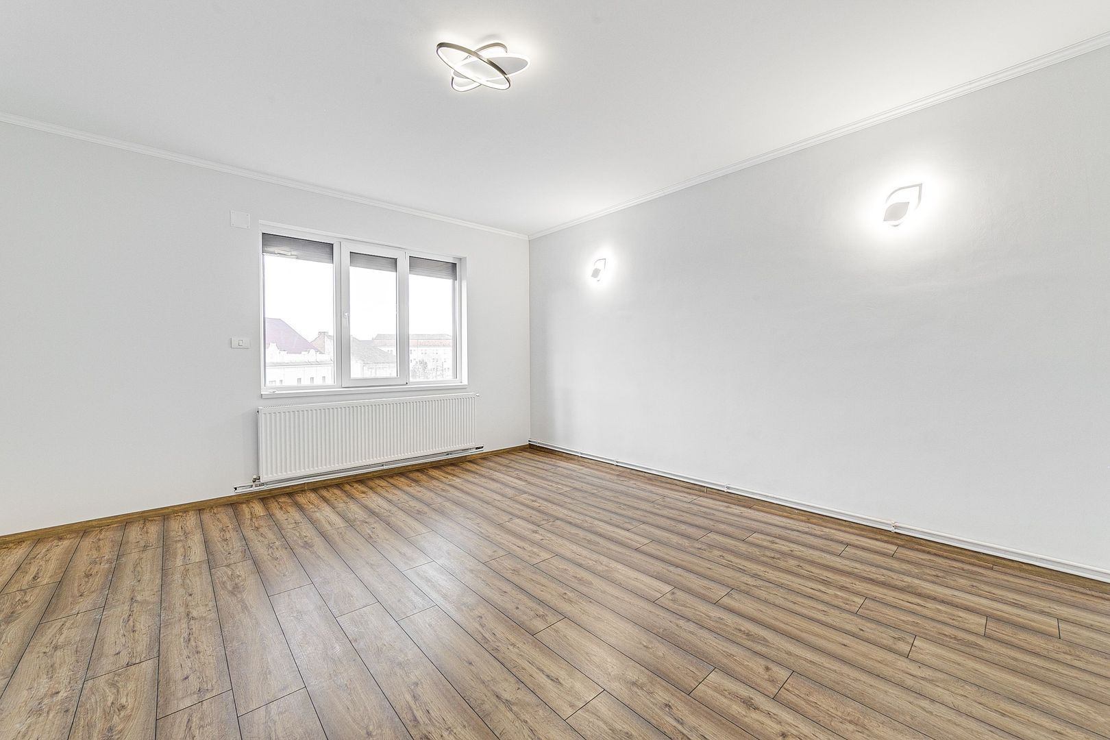 Apartament spațios în zonă centrală - Poză 6