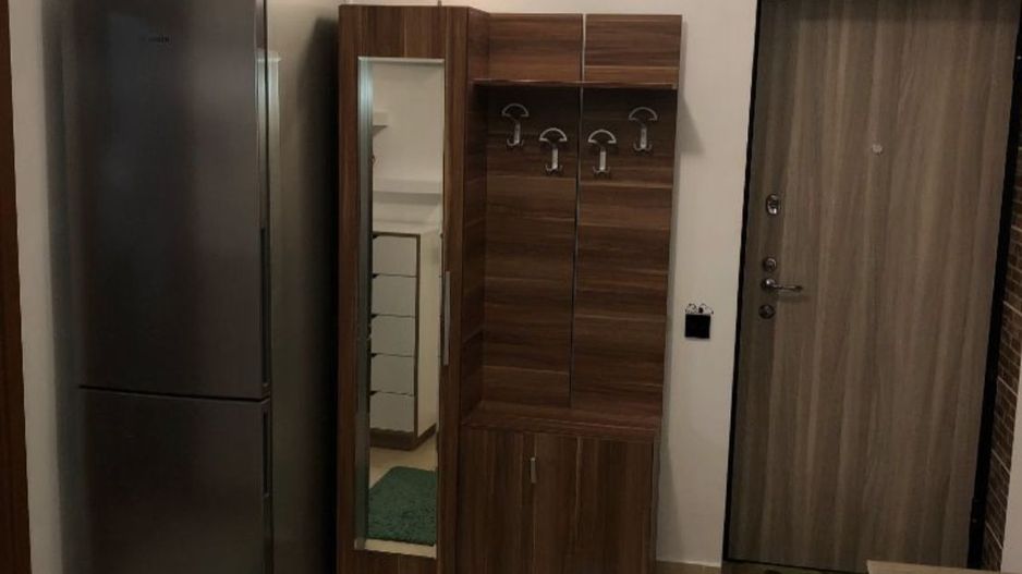 De vanzare apartament 3 camere - Poză 2