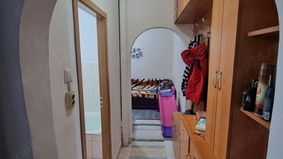 De vanzare apartament cu 3 camere - Poză 4