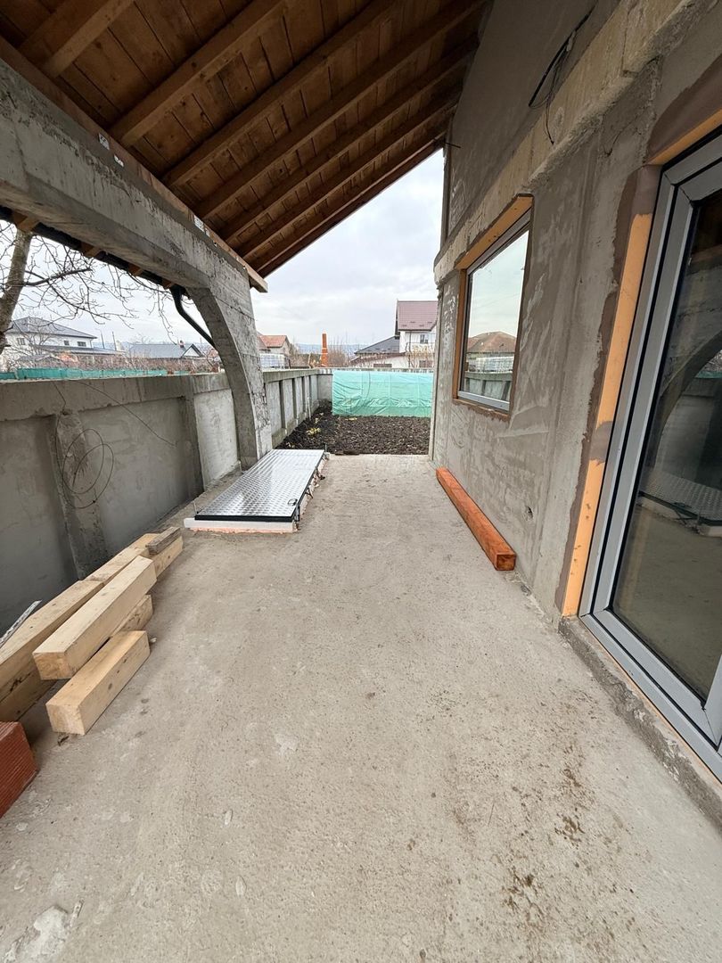 DE VÂNZARE sau SCHIMB - Vilă P+M semifinisată, zona Moara Grecilor; - Poză 13