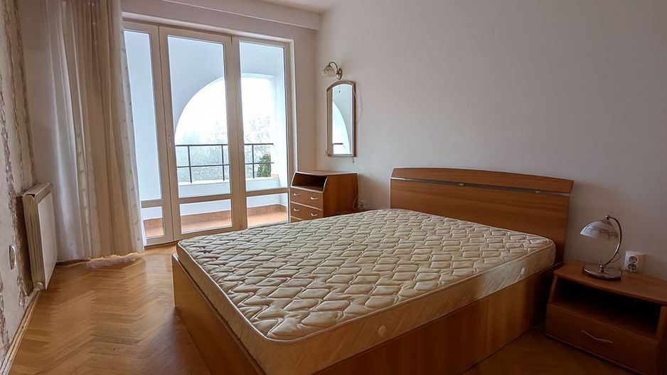 Apartament spatios cu 3 camere, Cart. Andrei Muresanu - Poză 4