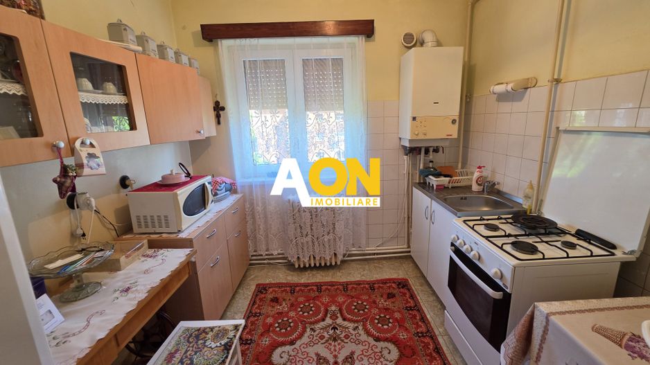 Apartament 2 camere, semidecomandat, zona Closca - Poză 1