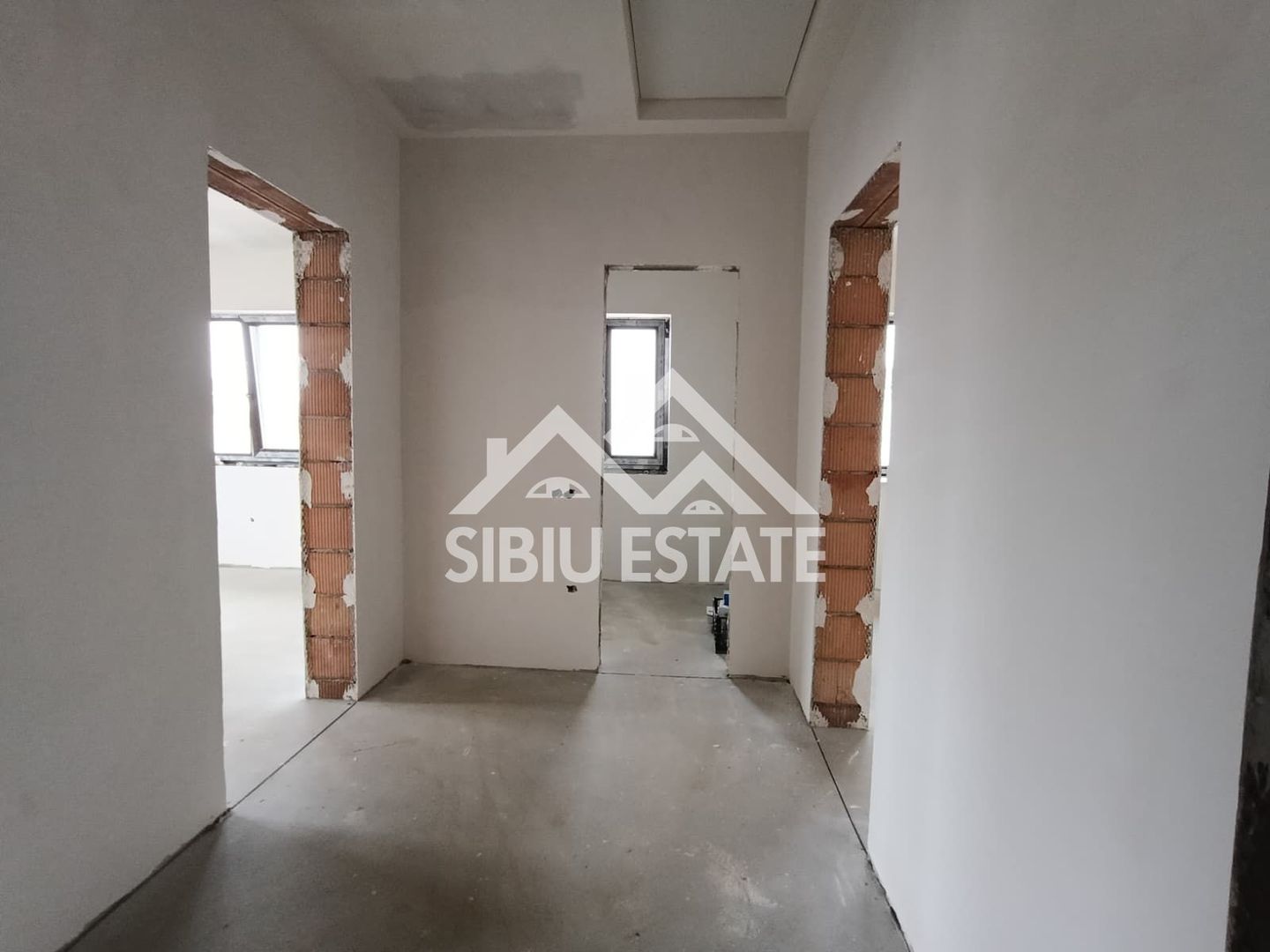 Casa tip duplex  5 camere, teren 400 mp, Selimbar acces usor - Poză 10