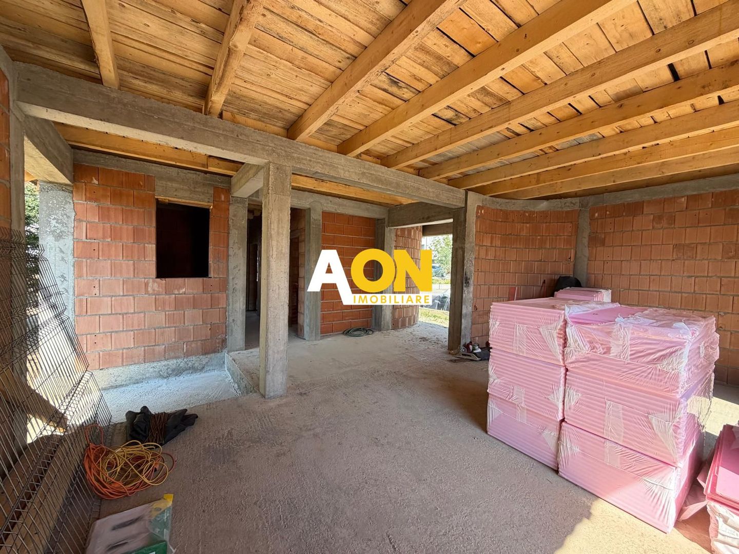 Casa Individuala, 4 Camere, 2 Bai, 730mp, Zona Centrala - Poză 3