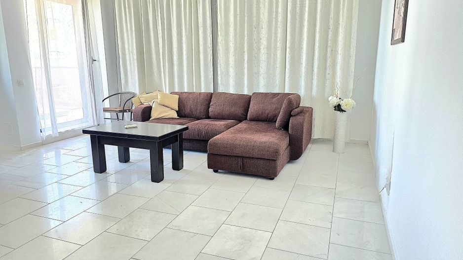 De închiriat termen lung – Apartament 2 camere | Vila Sophia 1, Mamaia I Parcare - Poză 1