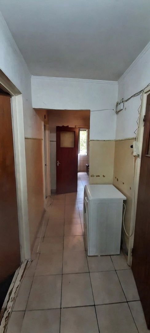 Vanzare Apartament  3 camere decomandat, parter, 68 mp,  metrou Valea Ialomiței - Poză 2