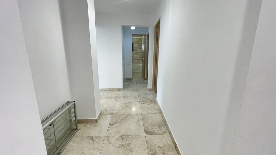 Apartament cu patru camere si garaj in zona Aradului - Poză 16