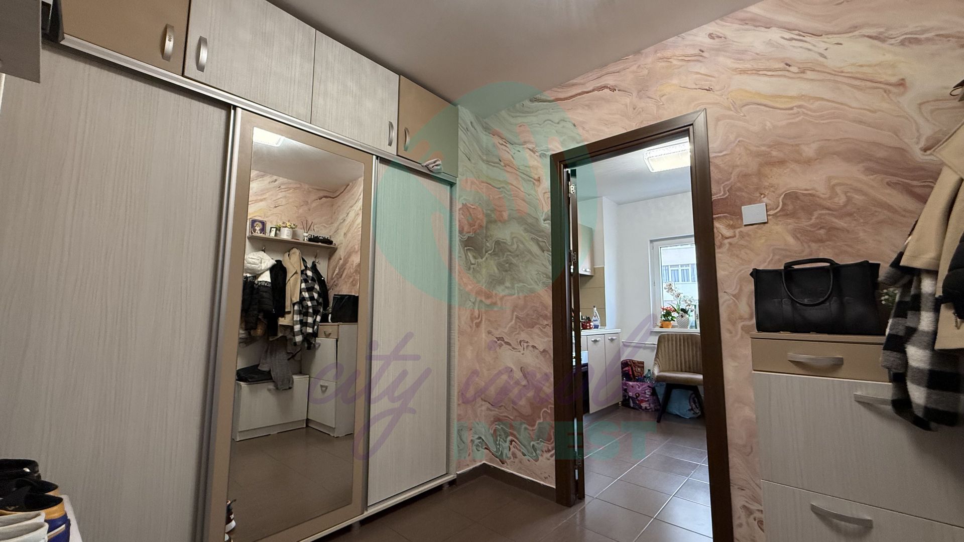 Vand apartament 2 camere metrou obor in fata blocului - Poză 8