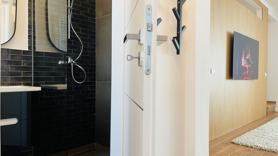 INCHIRIATA - Prima inchiriere, Segmentul Lux | Central | Panouri solare - Poză 5