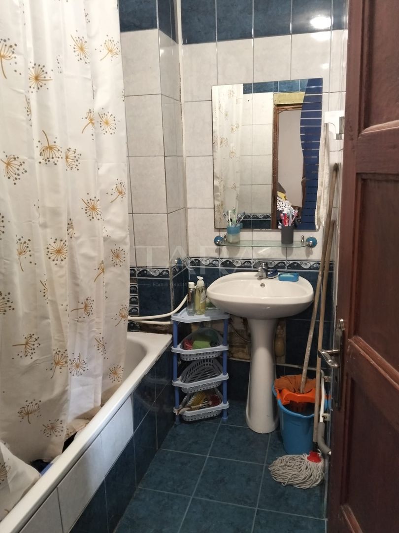 Casă în Piața Unirii – Curte, Parcare și Potențial de Mansardare - Poză 5